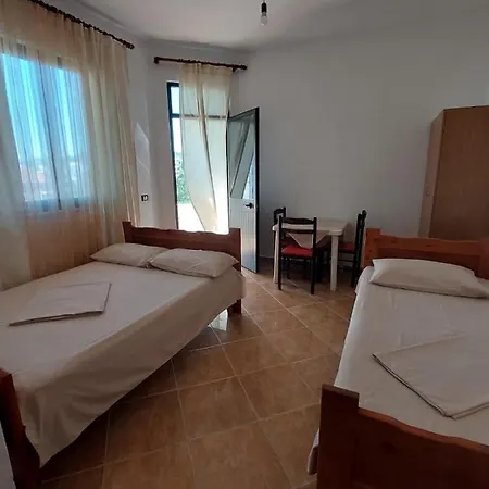 Flamuri Apartament Golem (Tirana)